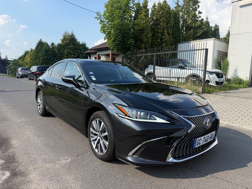 Lexus ES 300h Business Edition + 2021
