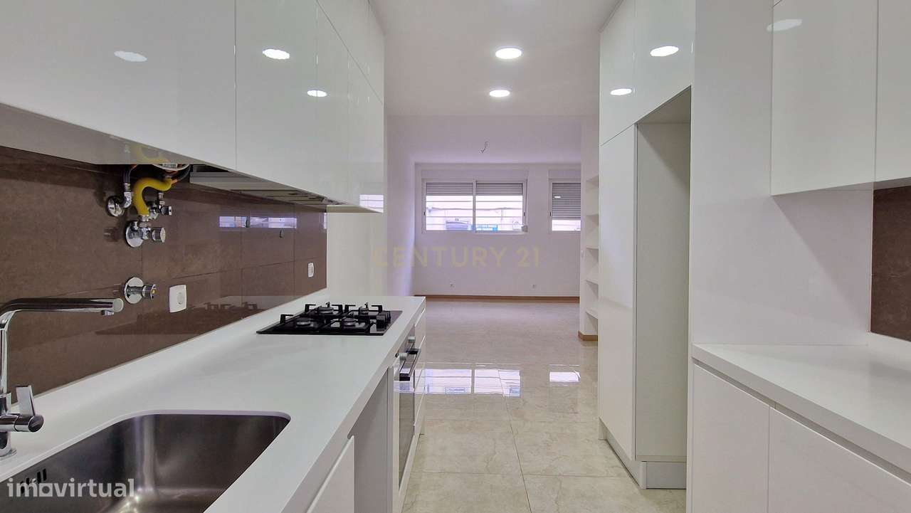 T2 para Arrendamento em Campo de Ourique - rua Correia Teles - Grande imagem: 5/24