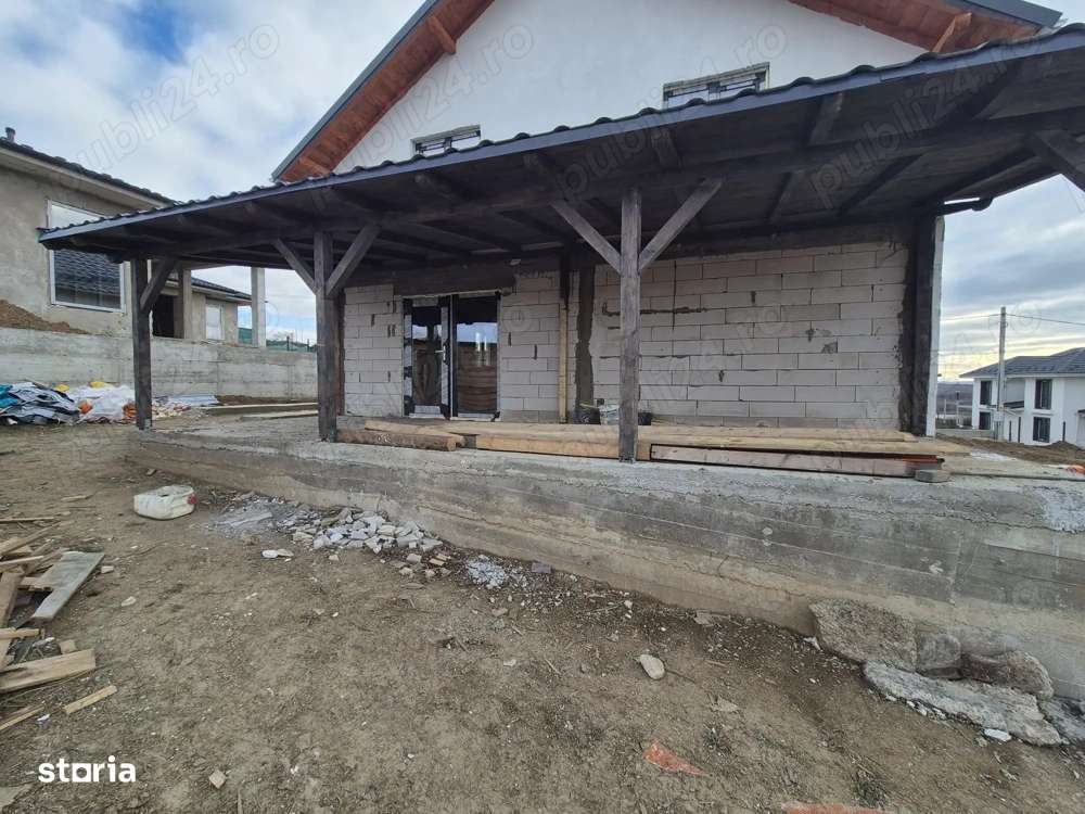 CASA CU MANSARDA - LEBADA-0