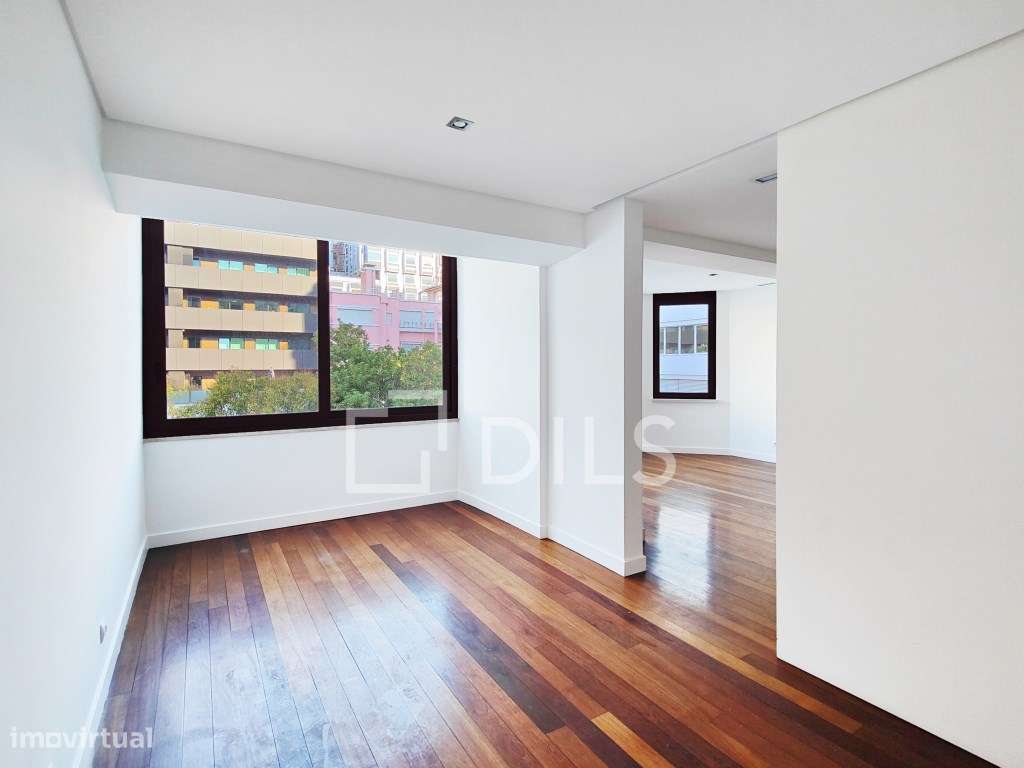 Apartamento T4 junto ao Parque Eduardo VII, em Lisboa - Grande imagem: 4/39