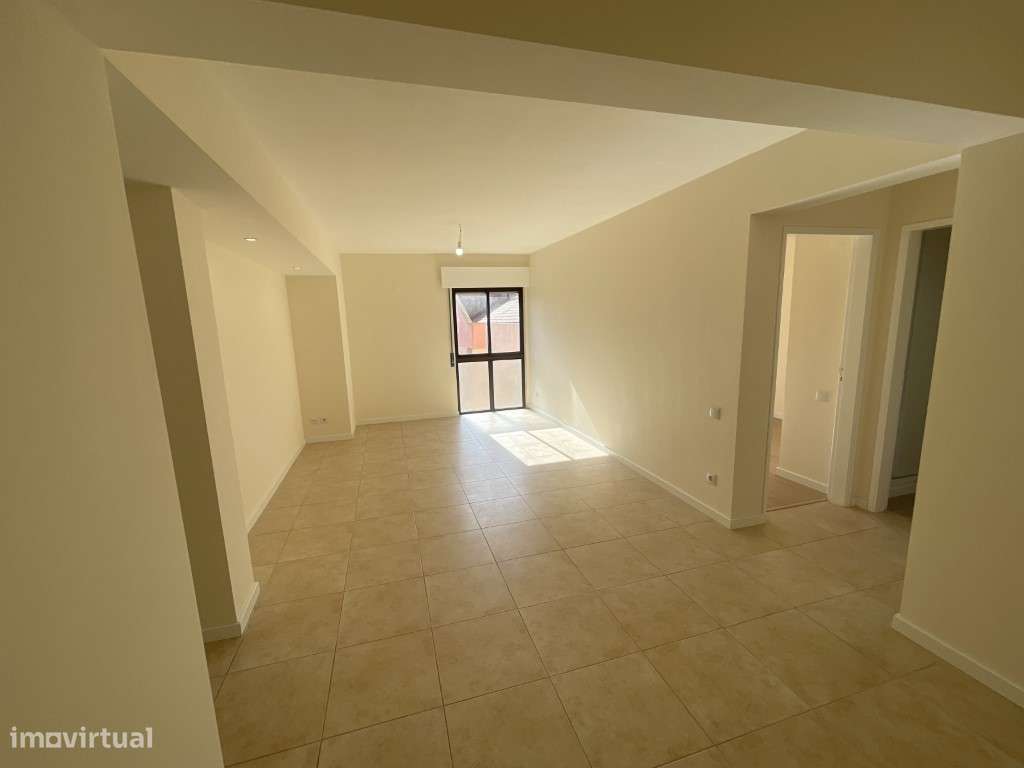 Apartamento T2 Renovado na Tapada de Mercês - Excelente Oportunidade-6