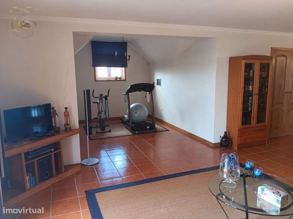 Moradia T3+1 com recheio.-18