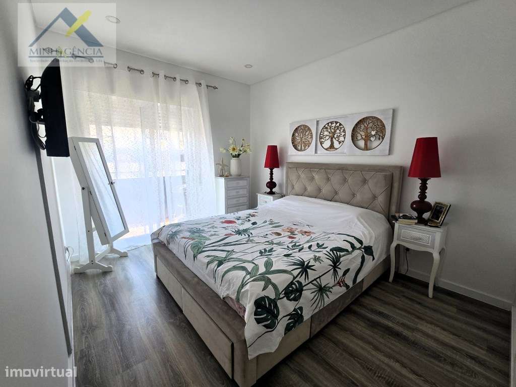 Apartamento T2 Duplex remodelado no Lavradio-21