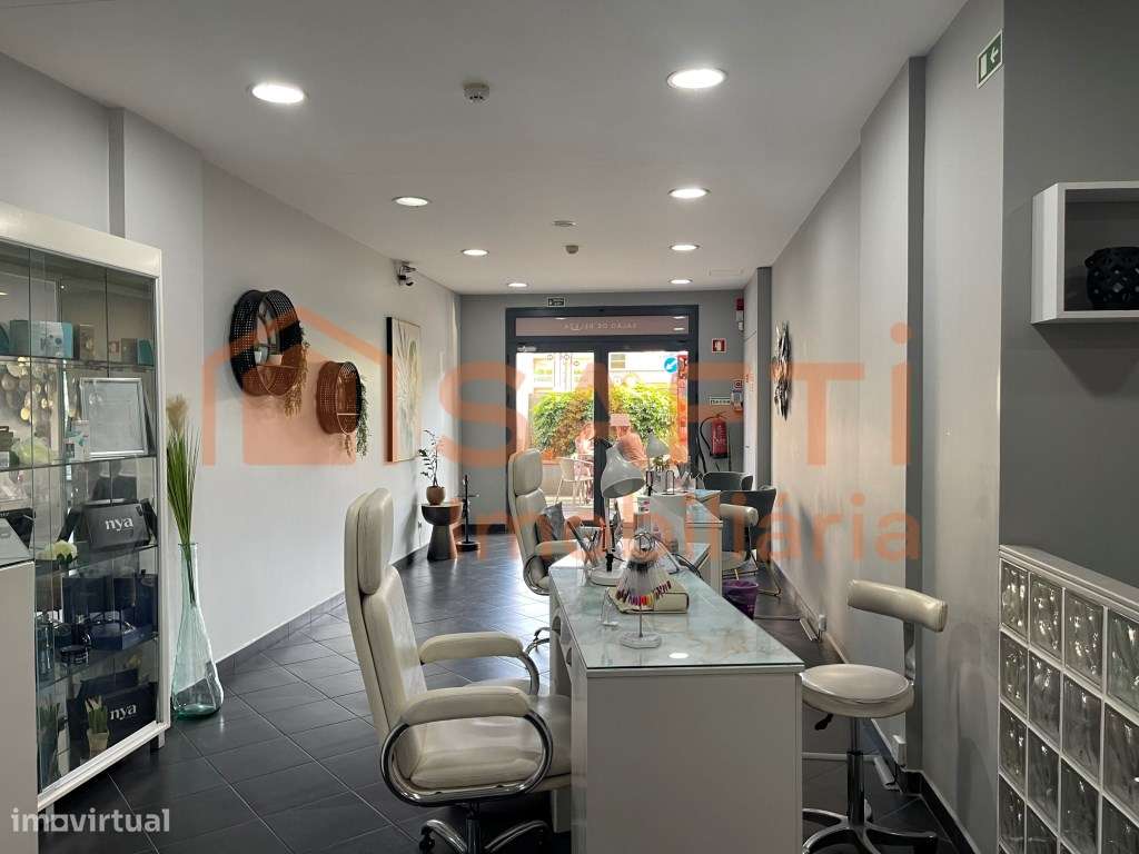 VENDA LOCAL Comercial en SÃO MARTINHO - FUNCHAL - Grande imagem: 1/11