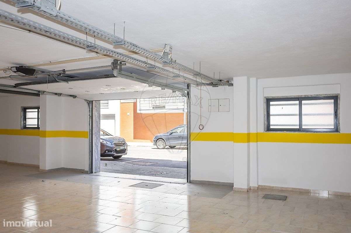 Apartamento T3 à venda em Camarate-37