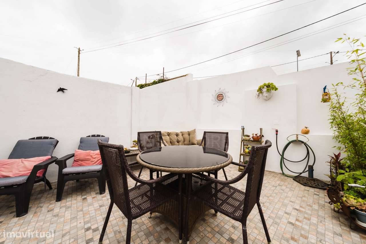 Moradia Térrea Renovada C/ Logradouro e Terreno, Vimeiro - Lourinhã-16