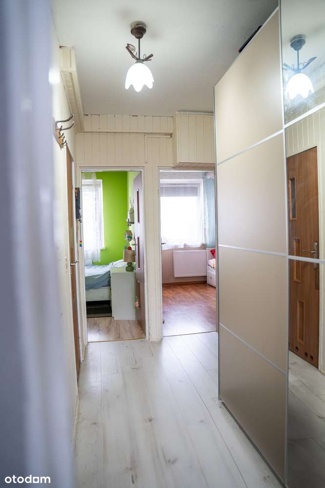 Przytulne i przestronne 4-pokojowe mieszkanie w centrum Radlina!-0