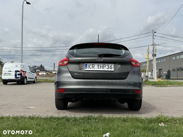 Ford Focus 1.6 Trend - 12