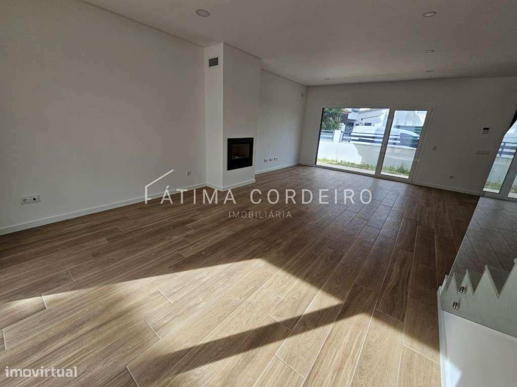 Moradia T4 na Quinta da Charnequinha em fase de construção, com tér... - Grande imagem: 3/35