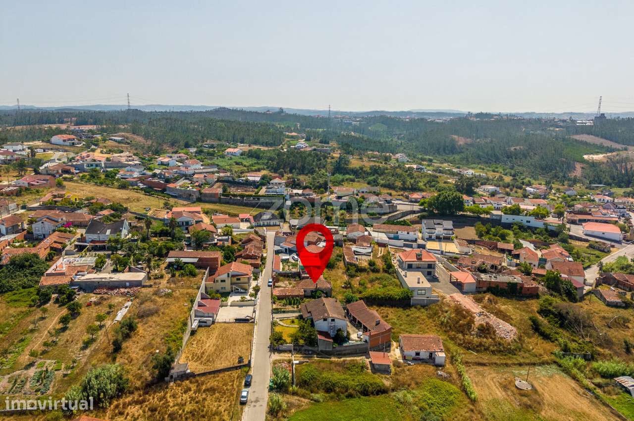 Moradia T2 || Para Reconstrução || Lote com 1.075m2-42
