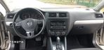 Volkswagen Jetta 1.6 TDI DSG Life - 16