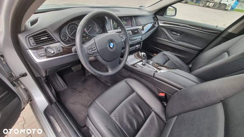 BMW Seria 5 535i Luxury Line - 9