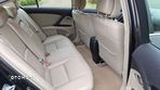 Toyota Avensis 1.8 Premium EU5 - 16