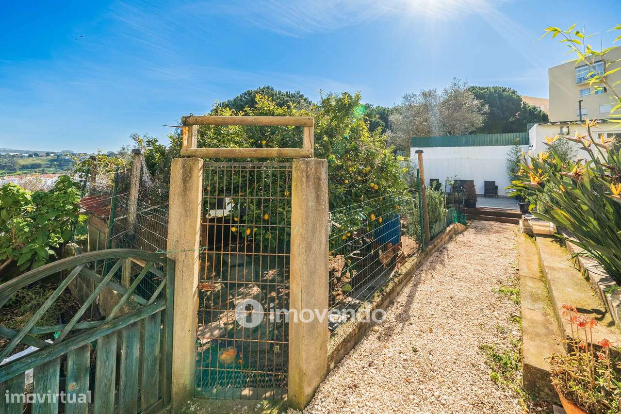 Moradia T3 mais Anexo T1 e Anexo T0 independentes, em Barcarena-49