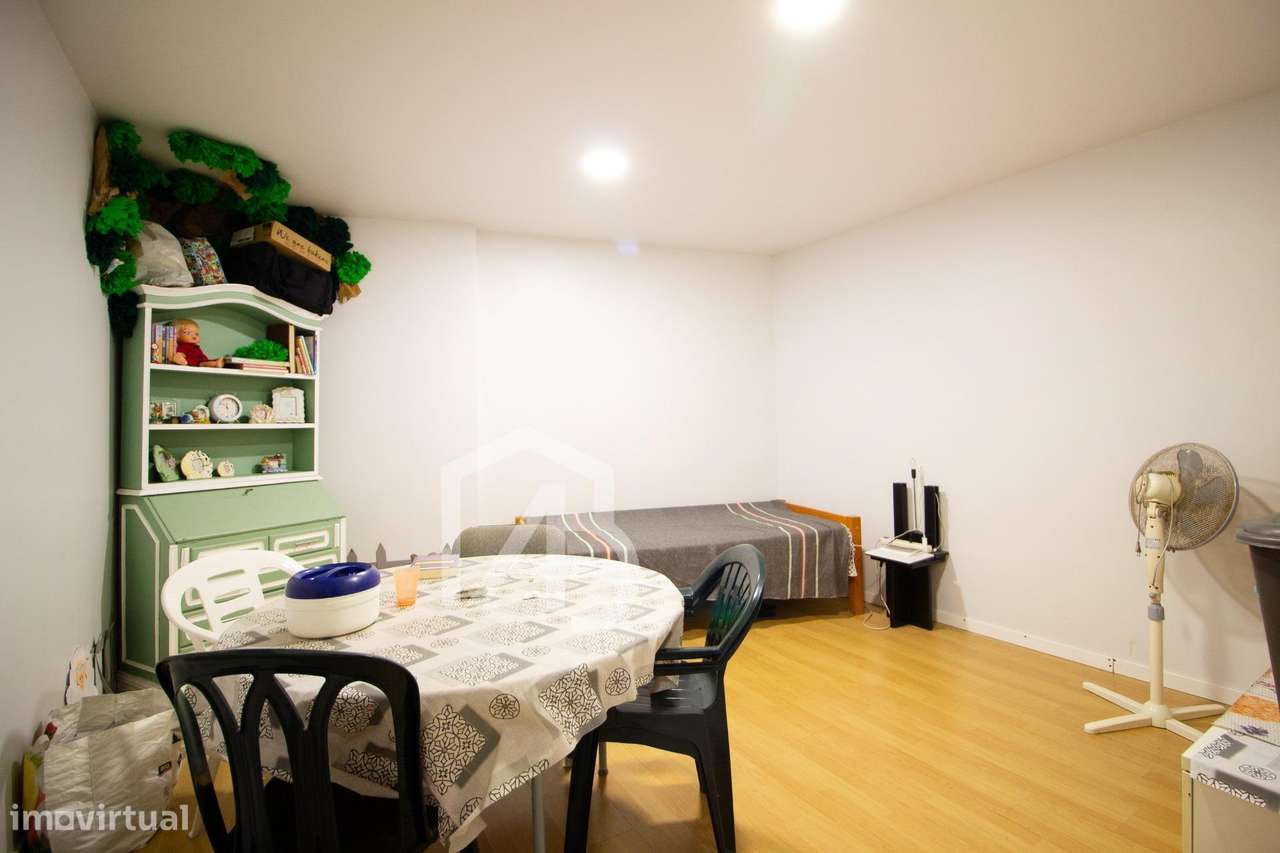 Loja com cave  Praça do Avião, Leiria-11