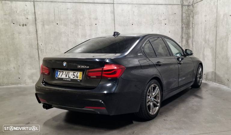 BMW 330 e iPerformance Pack M - 13