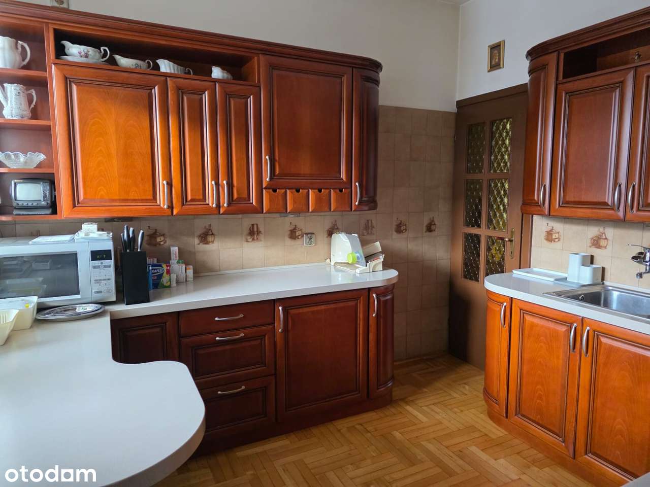 Dom z zakładem produkcyjnym Centrum-7