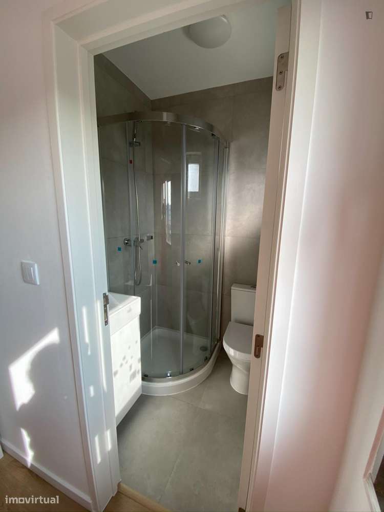 Quarto - localizado em Oeiras Lisbon - Grande imagem: 5/13