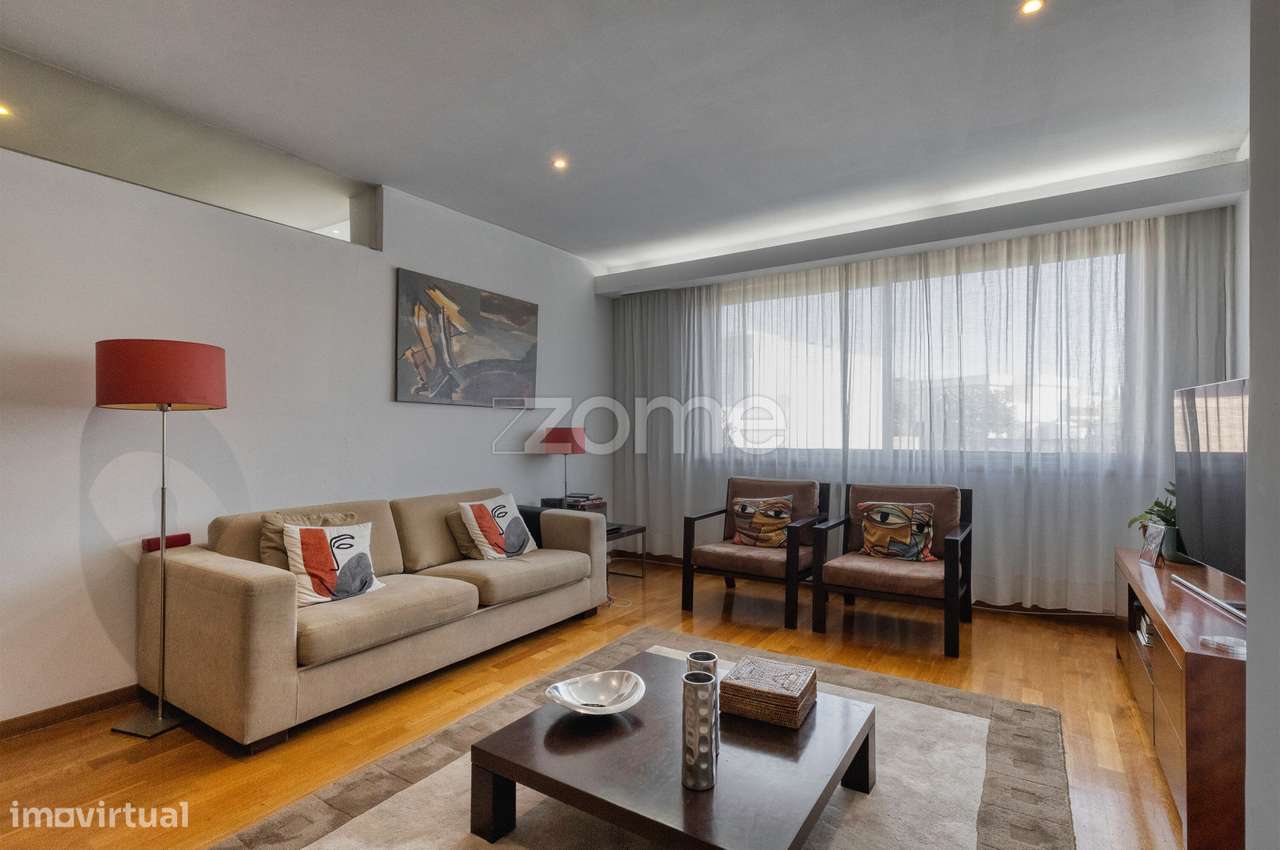 Moradia T4 com 4 suítes, na Rua Gomes Teixeira, Matosinhos-8