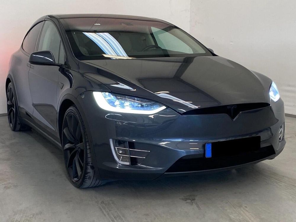 Tesla Model X 2016