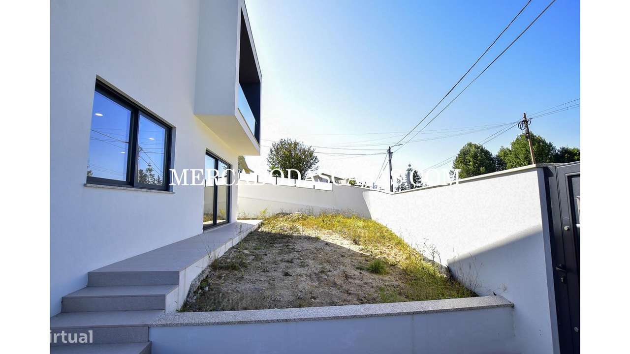 Moradia T3 Nova em S.M.Feira, junto ao castelo-5