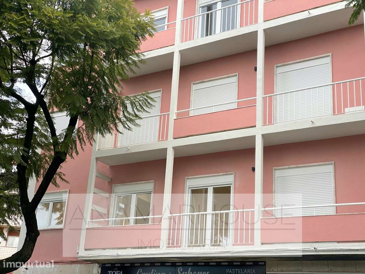Pastelaria com esplanada junto à estação da Amadora | Investimento Gar-8