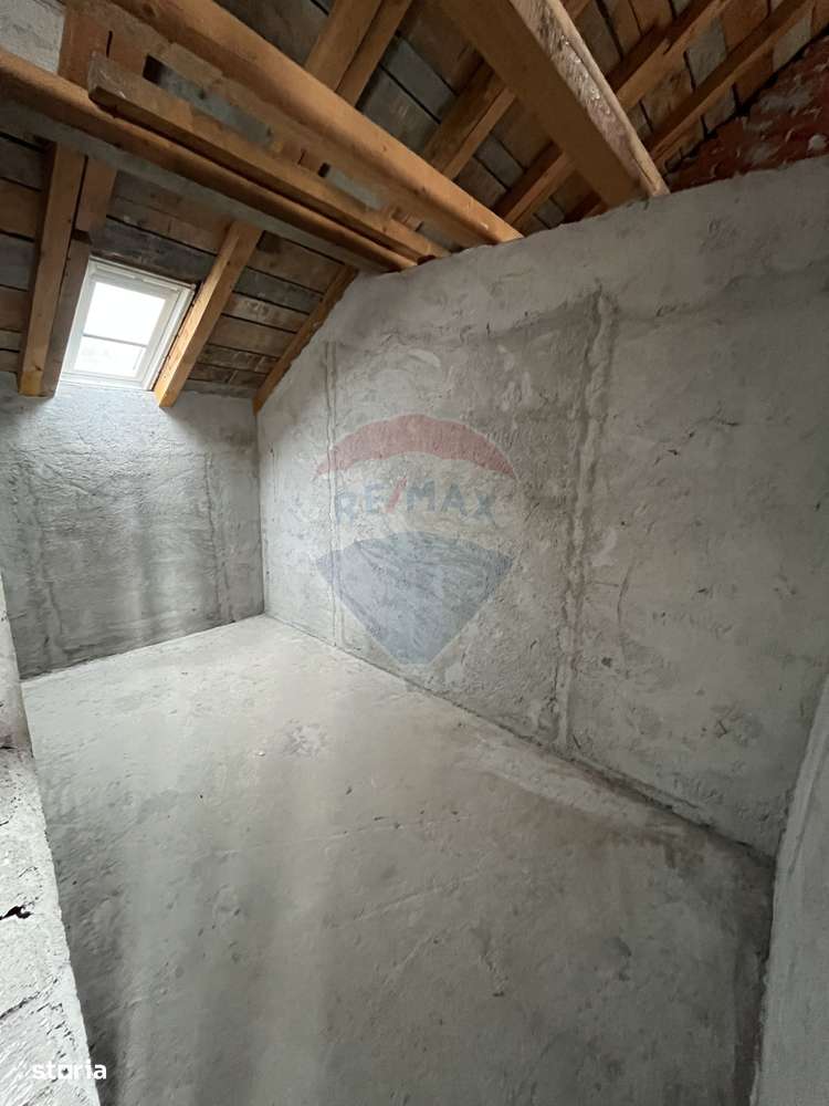 Casă de vânzare în Câmpulung la preț de apartament.-12