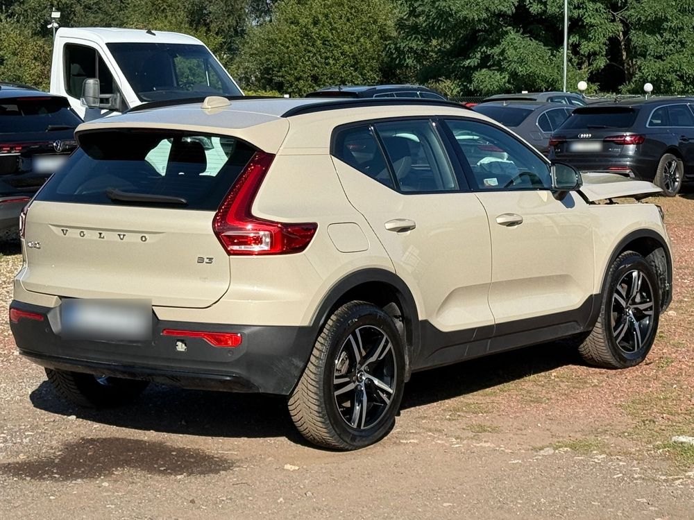Volvo XC40 B3 Plus Dark 2024