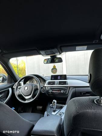 BMW Seria 3 330d - 10
