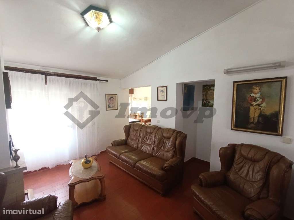 Andar de Moradia de características T2 na Vila de Castro Verde-10