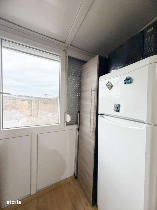 Apartament 3 camere, semidecomandat, 43mp utili, zona Piata Doina-9