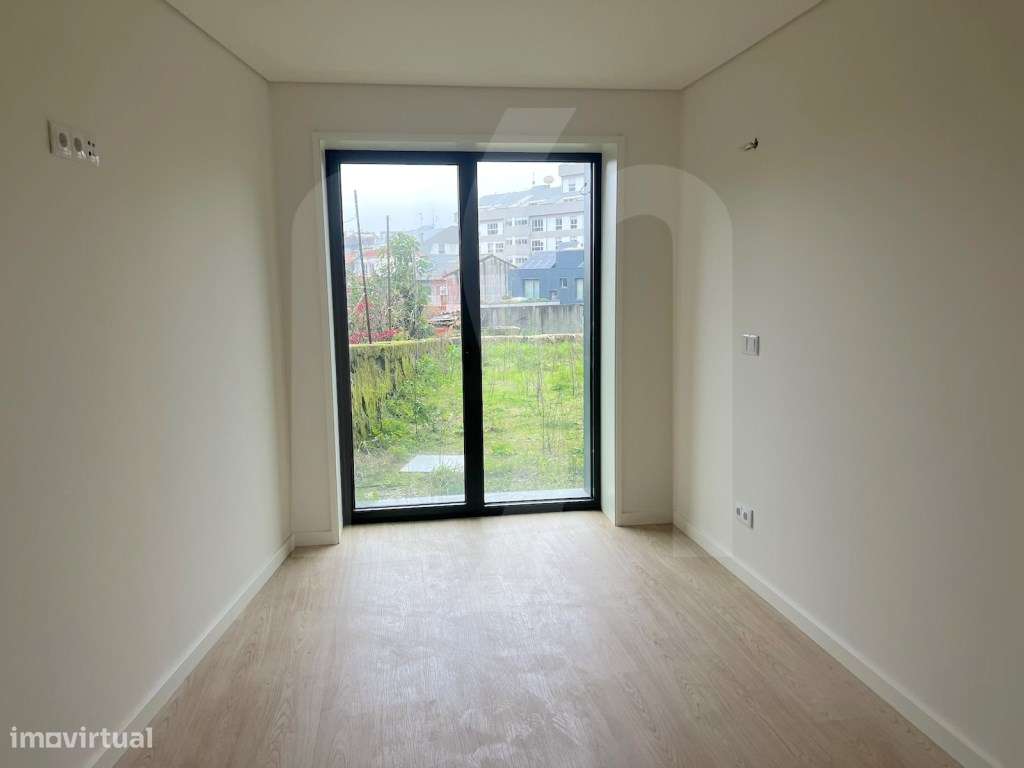 Apartamento T1+1 com Jardim no centro do Porto-10