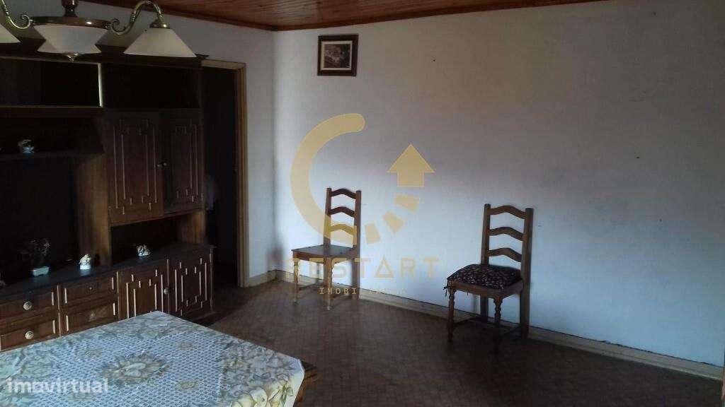 Moradia para recuperar em Sedielos - Peso da Régua-9