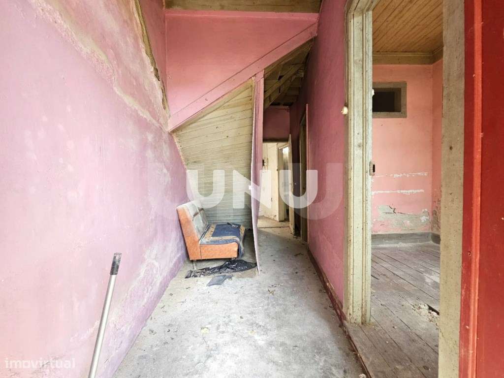 Prédio Urbano - Pleno Centro da Cidade de Viseu-9