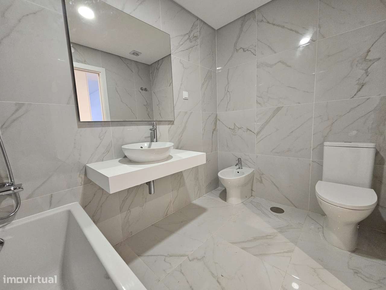 Magnifico T2 na Urbanização SkyCity-18