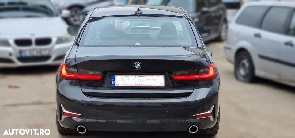 BMW Seria 3 320i GT Aut. Luxury Line - 6