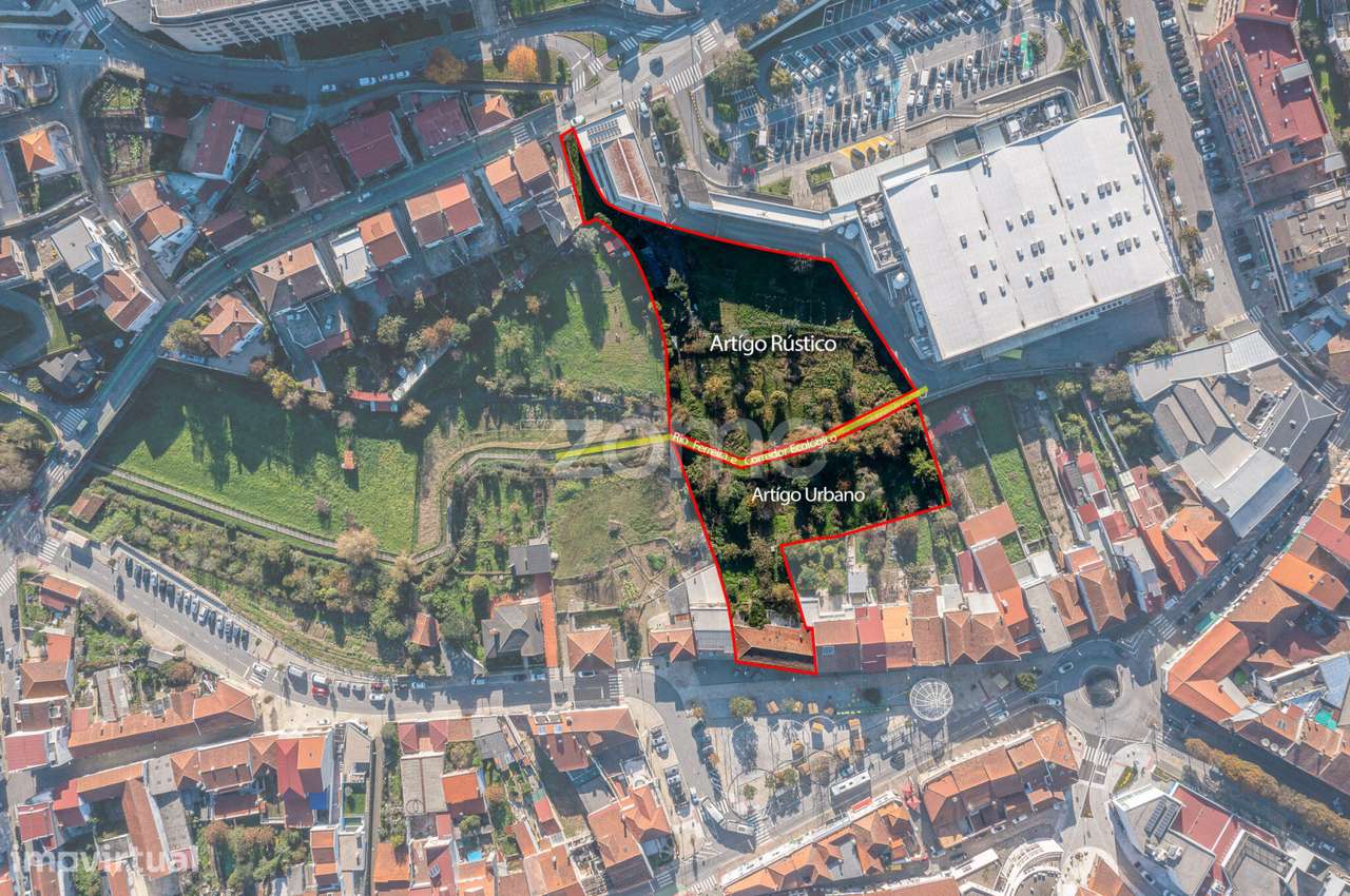 Moradia com terreno situada na praça principal de valongo - Grande imagem: 2/33