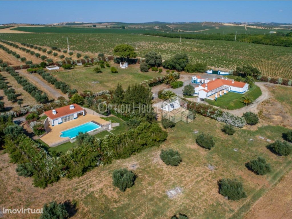 Herdade Alentejana com 30 Hectares, aeródromo certificado...