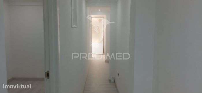 Loja transformada em T1 - Vale de Milhaços - Grande imagem: 5/10