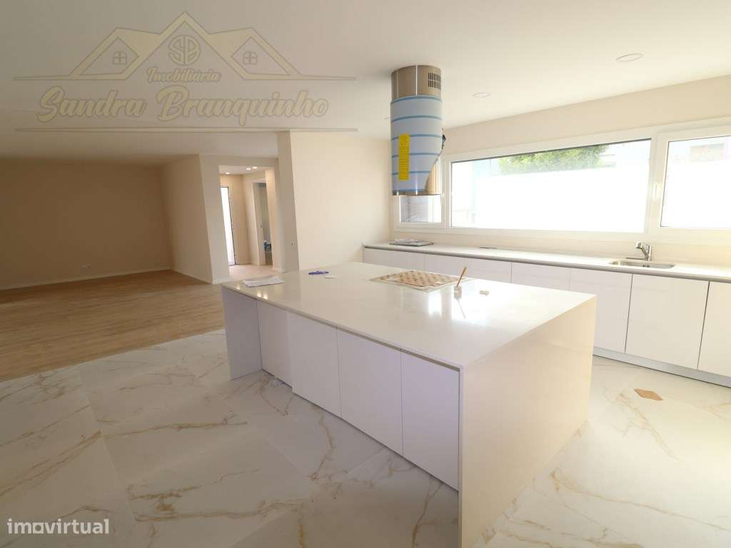 Moradia T5 (NOVA) com Piscina-20