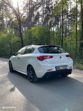 Alfa Romeo Giulietta 1750 TBi Veloce TCT - 2