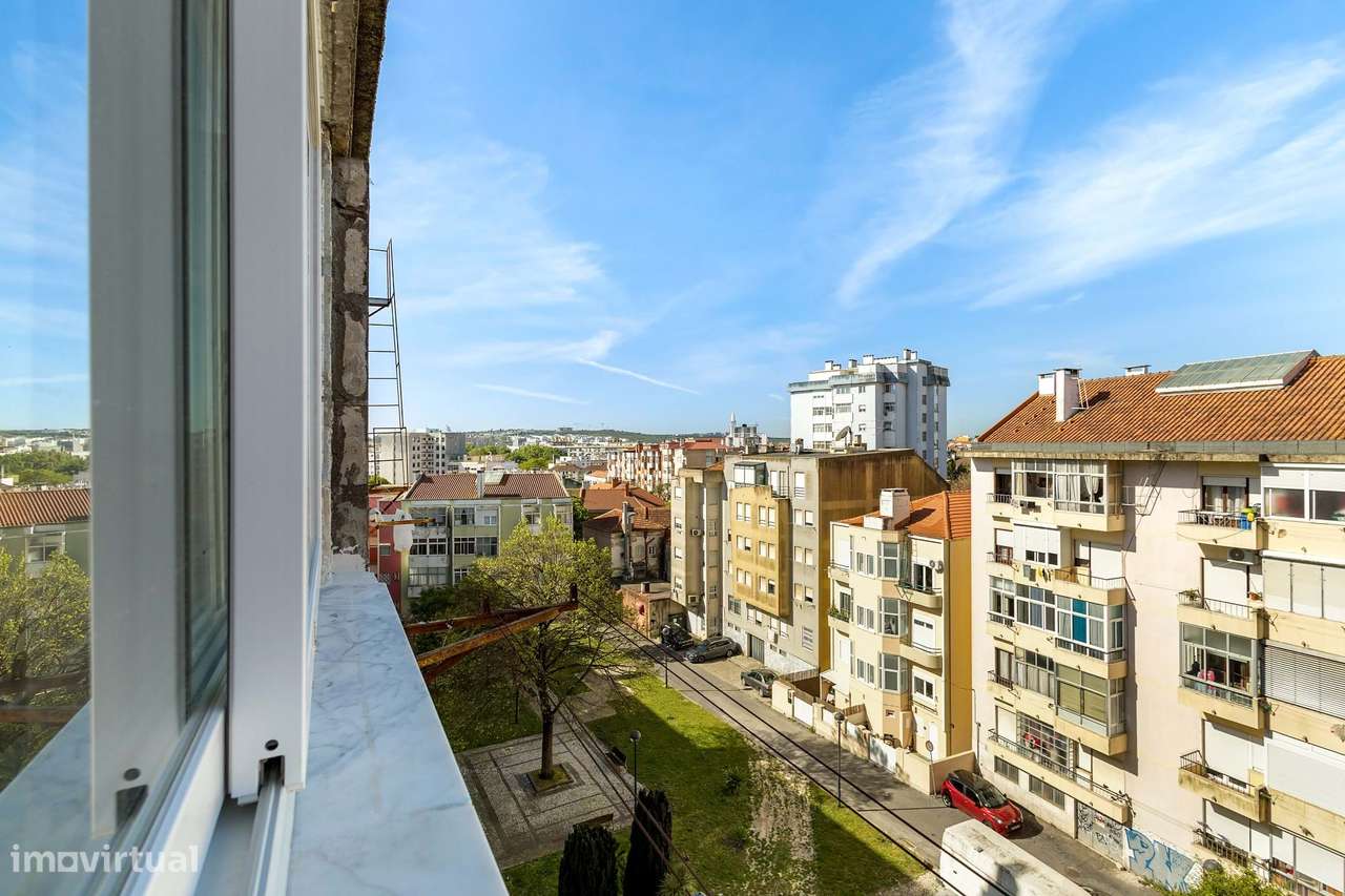 T2 a Estrear junto ao parque central da Amadora | Design moderno-11