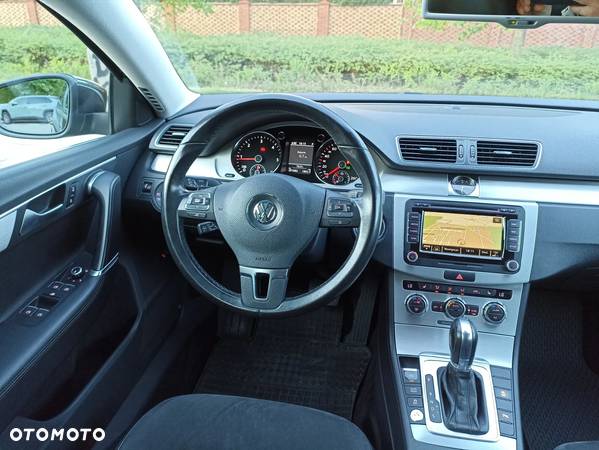 Volkswagen Passat 2.0 TDI Highline DSG - 30