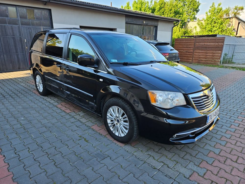 Lancia Voyager 2.8CRD Gold 2012