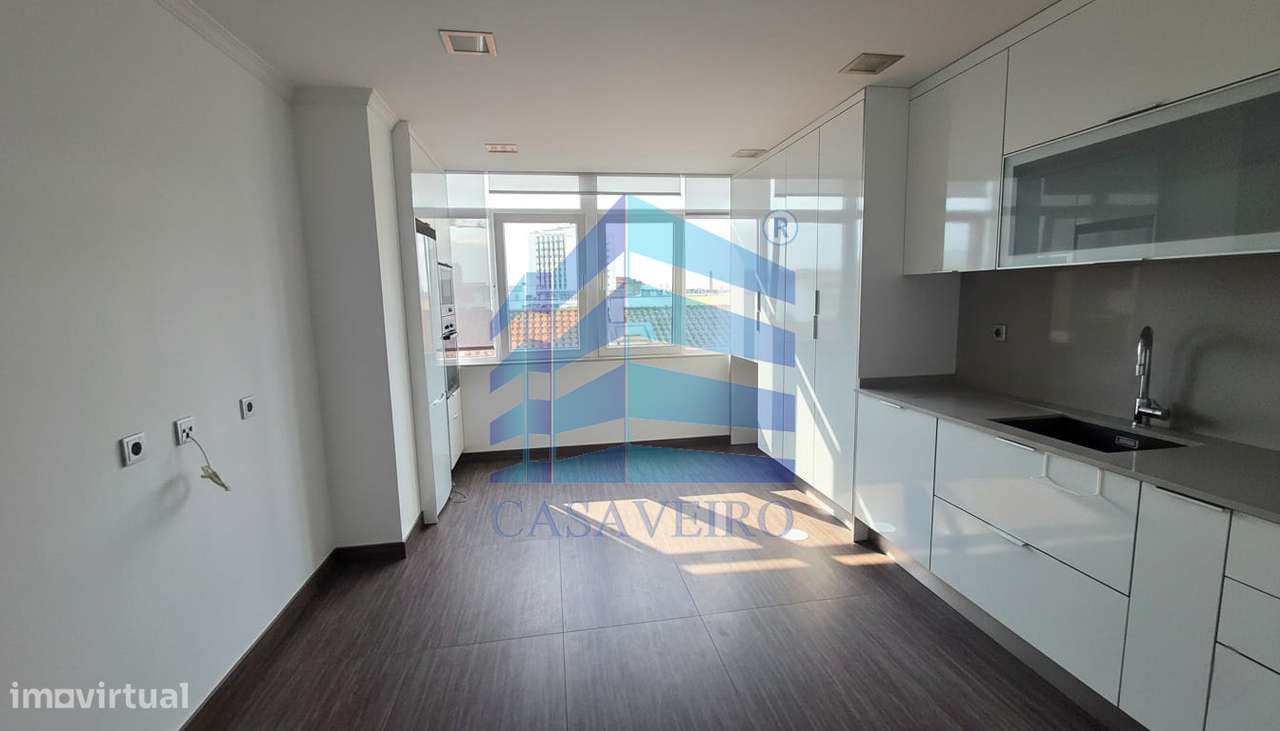 Apartamento T2 na Avenida Lourenço Peixinho em Aveiro-3