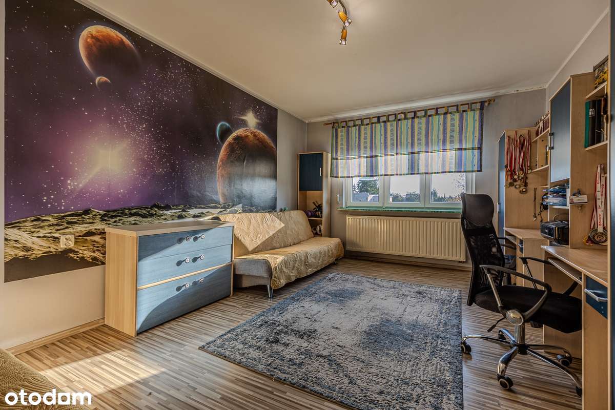 Przestronny dom na Osiedlu Kwiatowym Fotowoltaika Pompa ciepła 3garaże-6