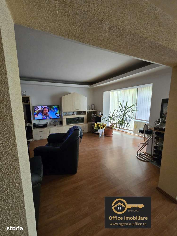 Zona CAS apartament 3 camere cu boxa la parter inalt - Imagine principală: 4/8