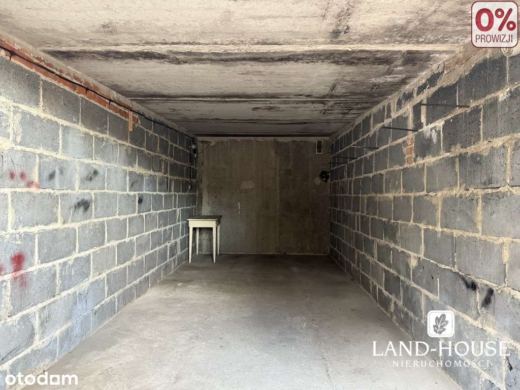 Murowany garaż - ul. Kochanowskiego (przy lasku)-2