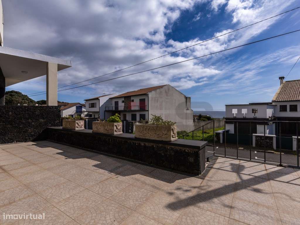 Moradia T4+1 com Dupla Cozinha e Vista Mar - Potencial de Investime...-40