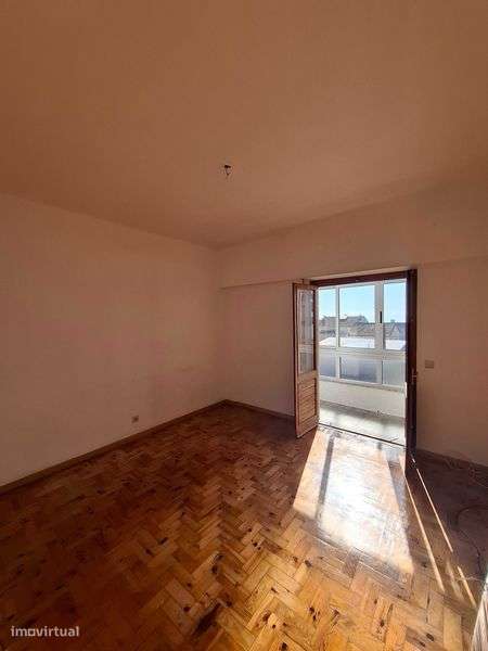 Arrenda-se t3 remodelado com vista Rio - Grande imagem: 4/11